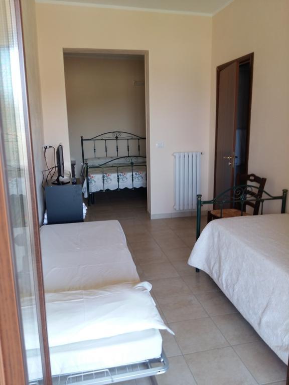 Rotondella La Mortella Agriturismo חדר תמונה