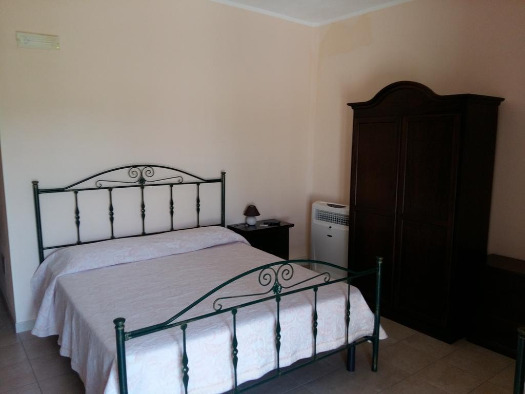 Rotondella La Mortella Agriturismo חדר תמונה